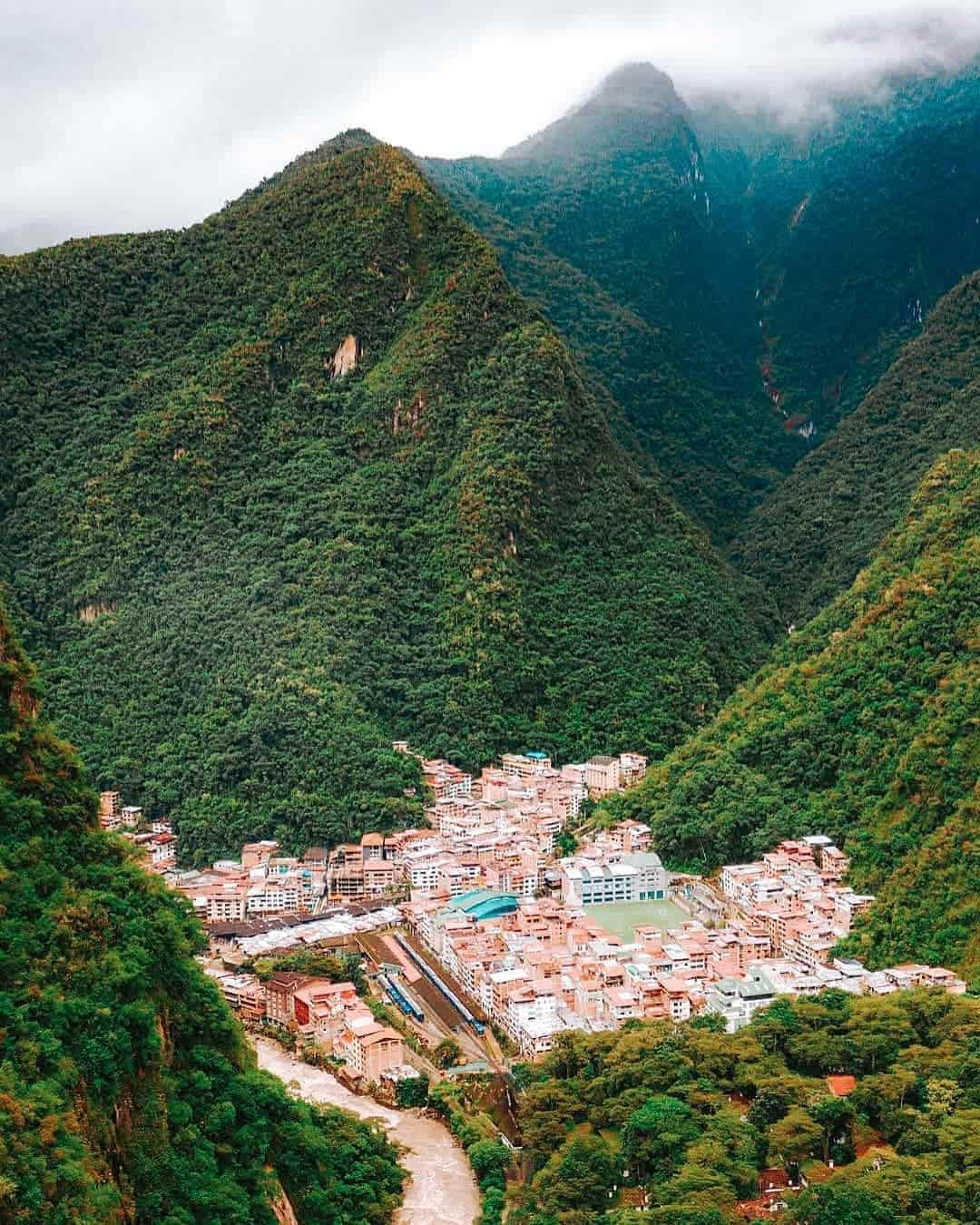 Montaña Putucusi, Perú