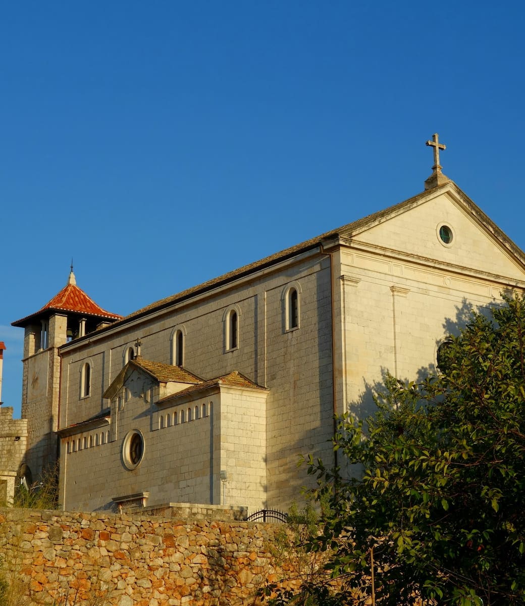 Vrboska, Iglesia de San Lorenzo