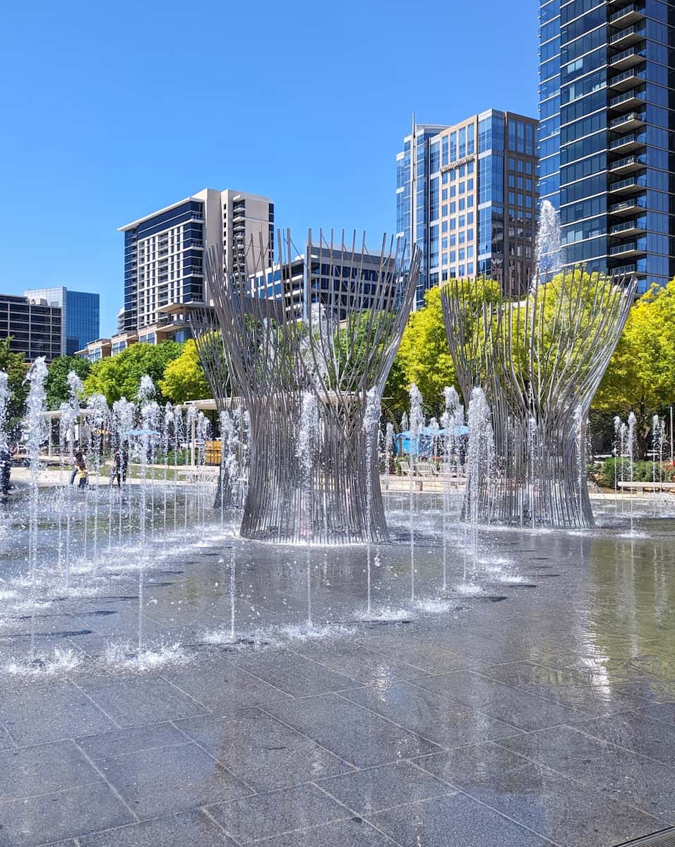 Klyde Warren Park, Dallas Klyde Warren Park, Dallas