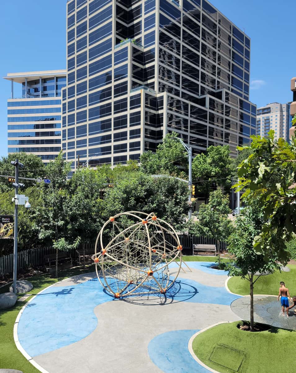 Klyde Warren Park, Dallas Klyde Warren Park, Dallas